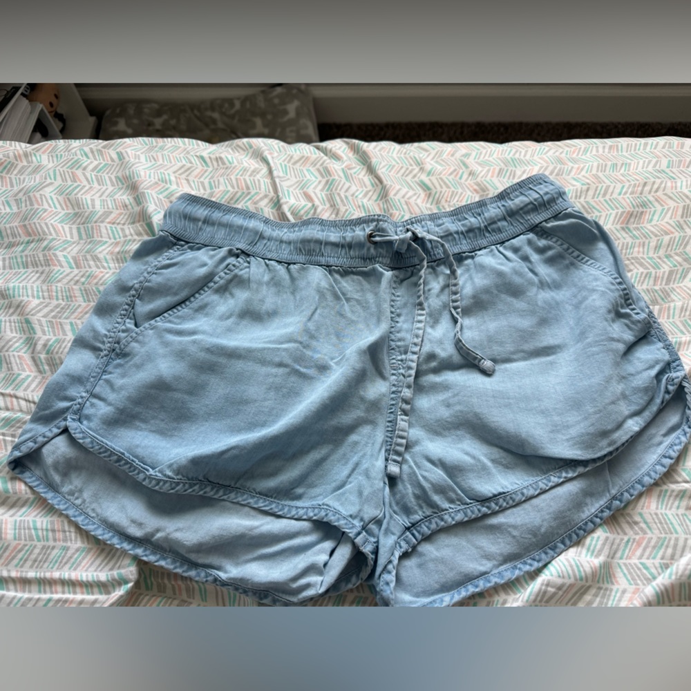 Shorts - Picture 2 of 2
